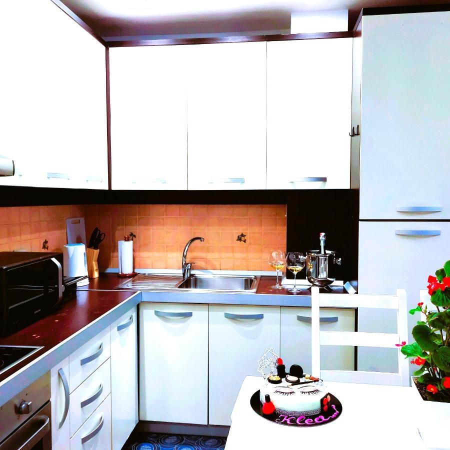 Spacious Family-Friendly Apartment In The Heart Of Bllok Tirana Exteriér fotografie